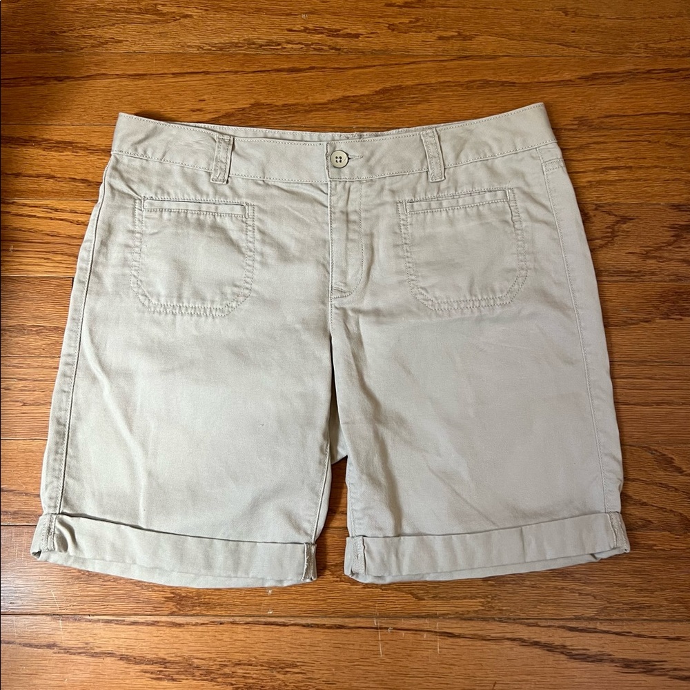 LOFT - khaki shorts - cotton/linen- size 6